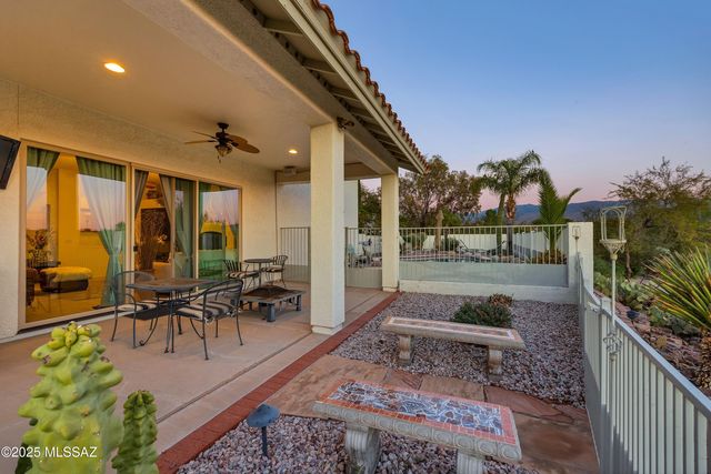 1798 S Sunlit Sand Place, Tucson, AZ 85748