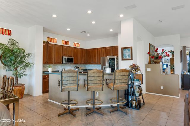 1798 S Sunlit Sand Place, Tucson, AZ 85748