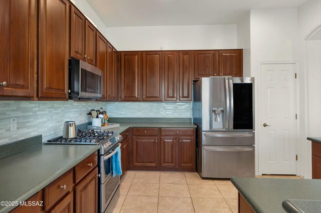 1798 S Sunlit Sand Place, Tucson, AZ 85748