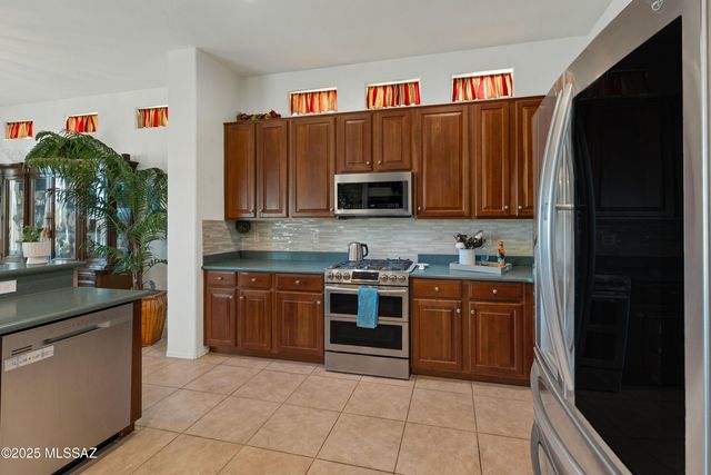 1798 S Sunlit Sand Place, Tucson, AZ 85748