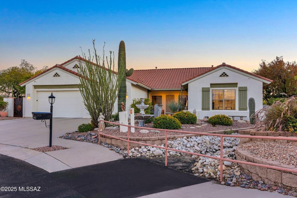 1798 S Sunlit Sand Place, Tucson, AZ 85748