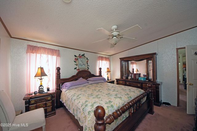 1094 Hinestown Road, Jacksonville, NC 28540