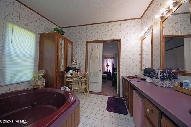 1094 Hinestown Road, Jacksonville, NC 28540