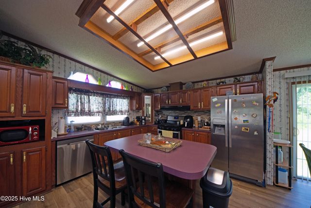 1094 Hinestown Road, Jacksonville, NC 28540
