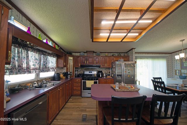 1094 Hinestown Road, Jacksonville, NC 28540