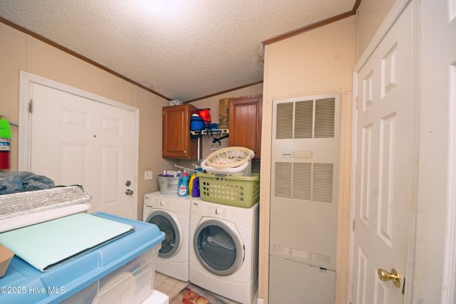 1094 Hinestown Road, Jacksonville, NC 28540