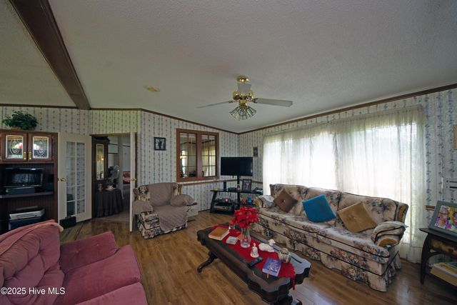1094 Hinestown Road, Jacksonville, NC 28540
