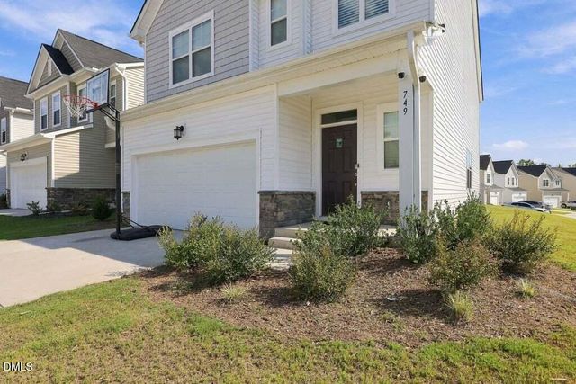 749 Cainhoy Court, Zebulon, NC 27597