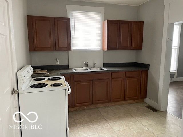 1327 Sycamore Street, Columbus, IN 47201