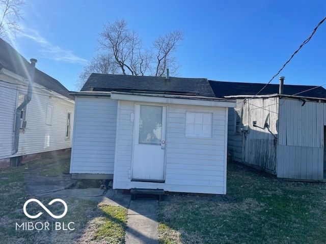 1327 Sycamore Street, Columbus, IN 47201