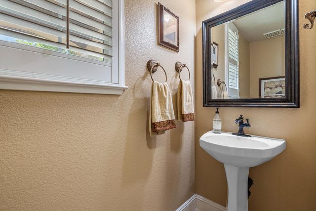 2451 Basque Dr, Tracy, CA 95304