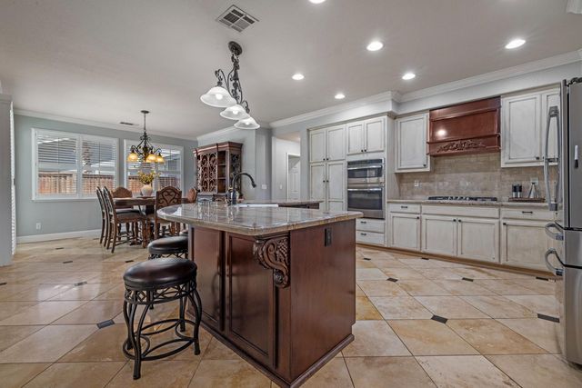 2451 Basque Dr, Tracy, CA 95304