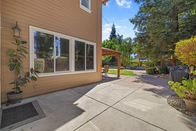 2451 Basque Dr, Tracy, CA 95304