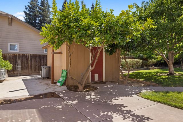 2451 Basque Dr, Tracy, CA 95304