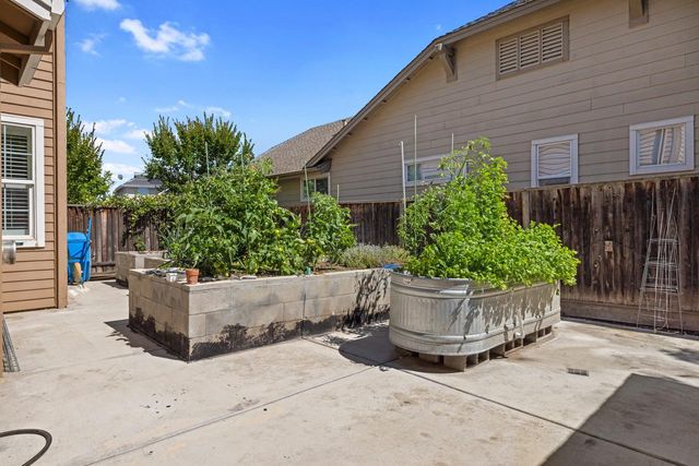 2451 Basque Dr, Tracy, CA 95304