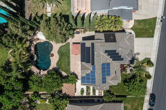 2451 Basque Dr, Tracy, CA 95304