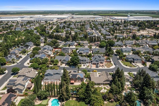 2451 Basque Dr, Tracy, CA 95304