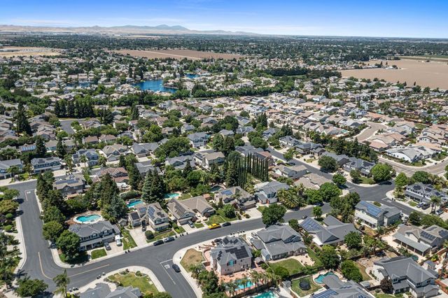 2451 Basque Dr, Tracy, CA 95304