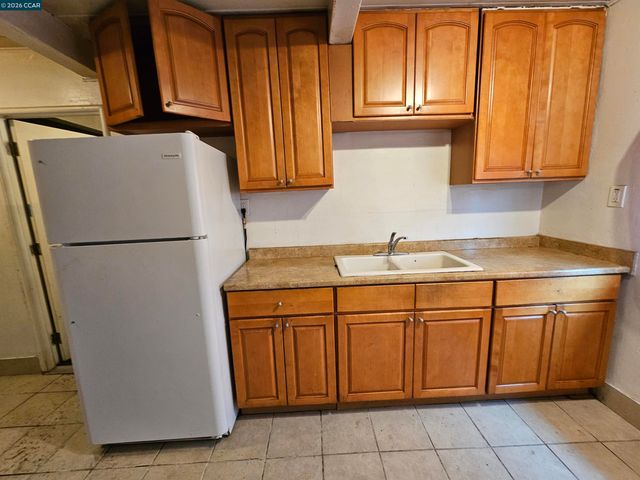 604 Harrison Dr, Richmond, CA 94806