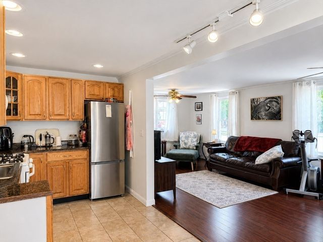 61 Church Street, New Bedford, MA 02746