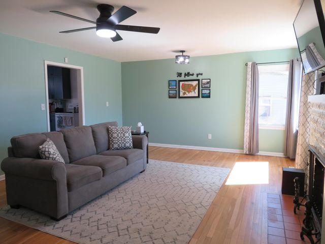 1705 E Latoka Street, Springfield, MO 65804