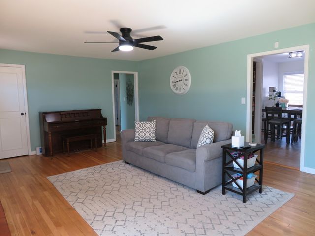 1705 E Latoka Street, Springfield, MO 65804