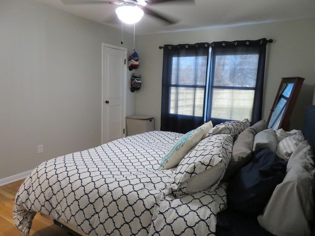 1705 E Latoka Street, Springfield, MO 65804