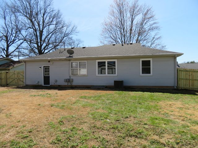 1705 E Latoka Street, Springfield, MO 65804