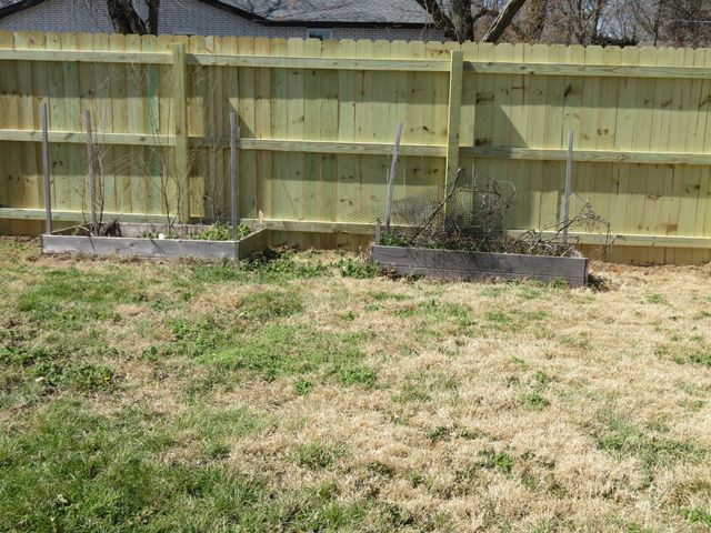 1705 E Latoka Street, Springfield, MO 65804