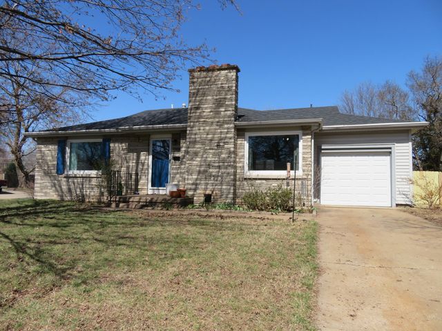 1705 E Latoka Street, Springfield, MO 65804