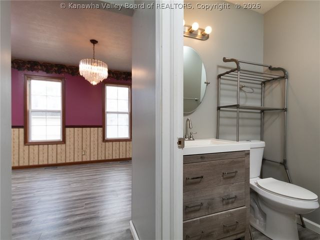 301 Lower Overlook Drive, Hurricane, WV 25526