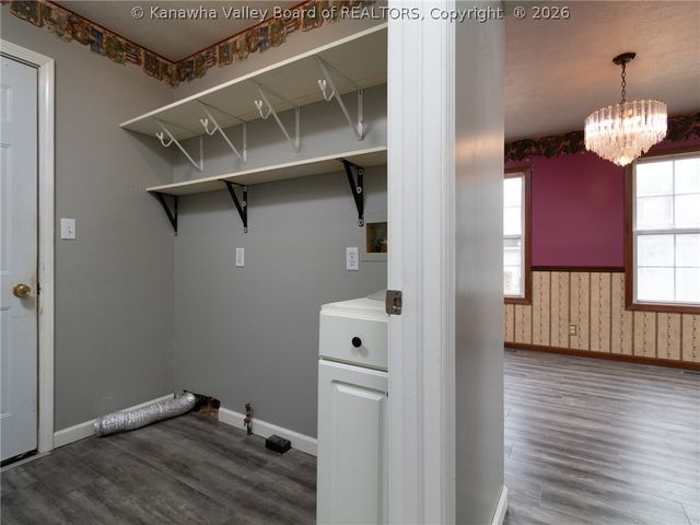 301 Lower Overlook Drive, Hurricane, WV 25526