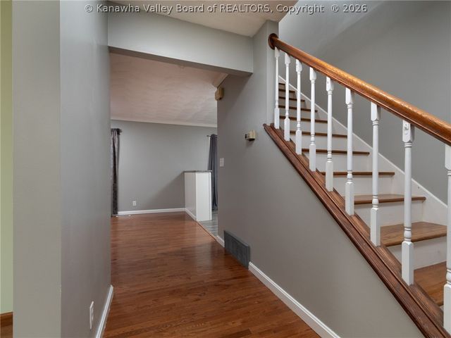 301 Lower Overlook Drive, Hurricane, WV 25526