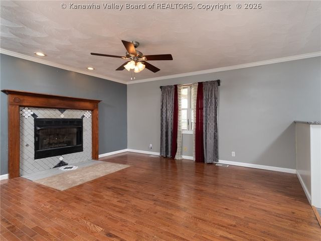 301 Lower Overlook Drive, Hurricane, WV 25526