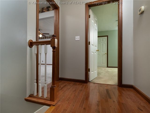301 Lower Overlook Drive, Hurricane, WV 25526