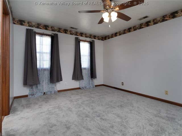 301 Lower Overlook Drive, Hurricane, WV 25526