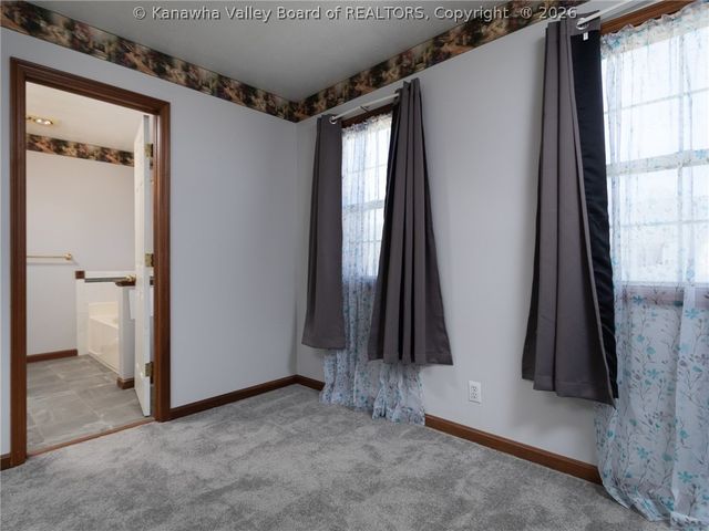 301 Lower Overlook Drive, Hurricane, WV 25526