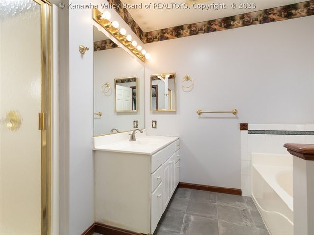 301 Lower Overlook Drive, Hurricane, WV 25526
