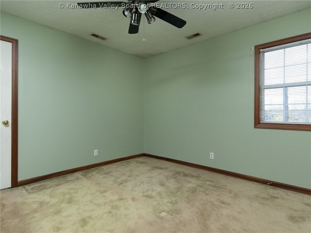 301 Lower Overlook Drive, Hurricane, WV 25526