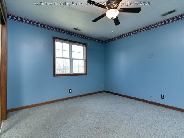 301 Lower Overlook Drive, Hurricane, WV 25526