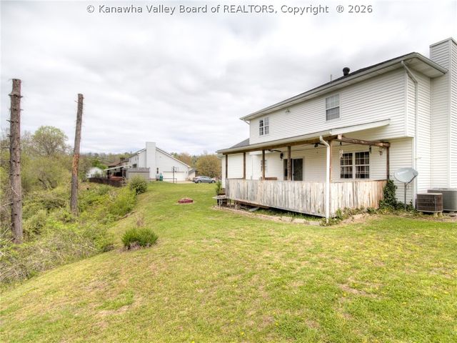 301 Lower Overlook Drive, Hurricane, WV 25526