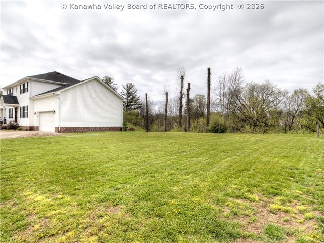 301 Lower Overlook Drive, Hurricane, WV 25526