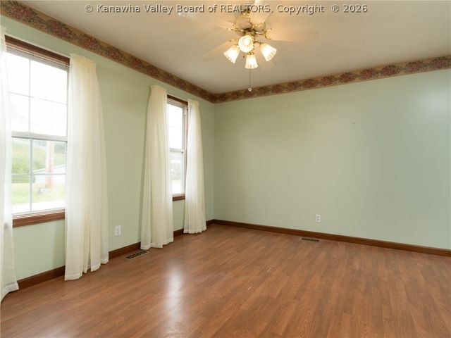 301 Lower Overlook Drive, Hurricane, WV 25526
