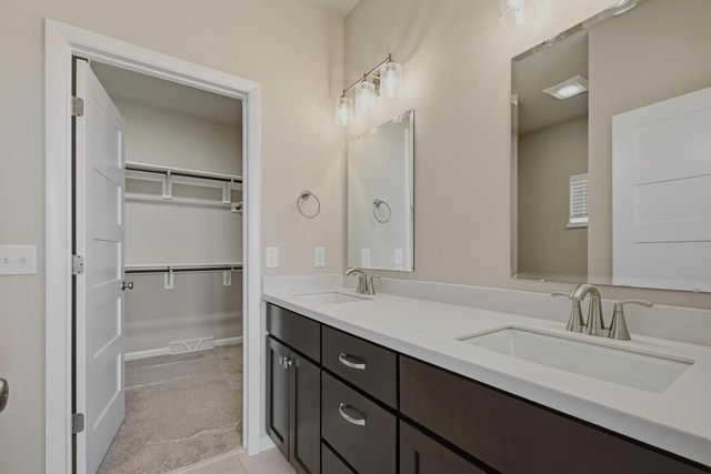 712 Cozy Farm Road, Waunakee, WI 53597