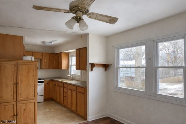 329 Elmira Trl, Hopatcong Boro, NJ 07843