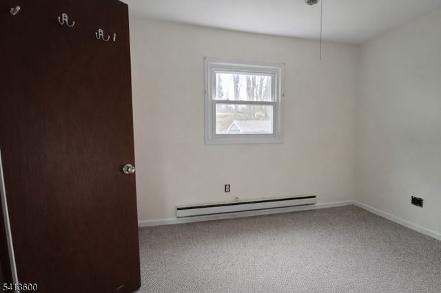 329 Elmira Trl, Hopatcong Boro, NJ 07843