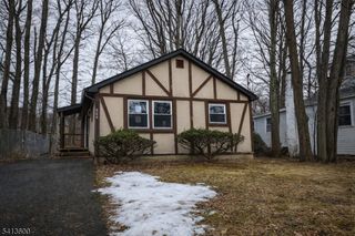 329 Elmira Trl, Hopatcong Boro, NJ 07843