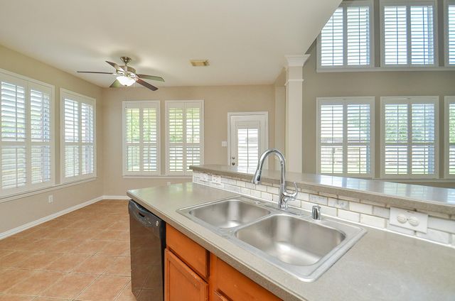 902 Aqua Vista Lane, Rosenberg, TX 77469