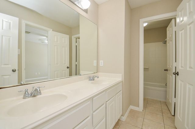 902 Aqua Vista Lane, Rosenberg, TX 77469