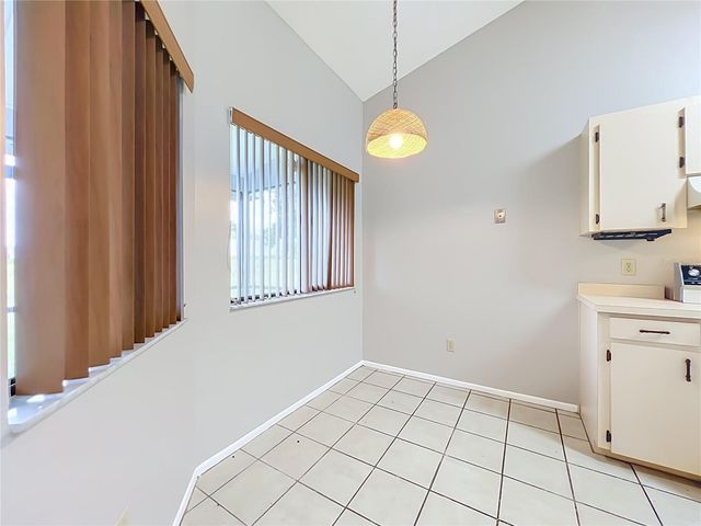 2943 ROUNDABOUT LANE, Orlando, FL 32818